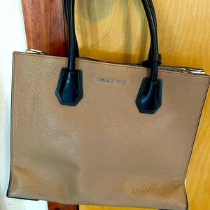 Michael Kors bag/purse. Good condition.